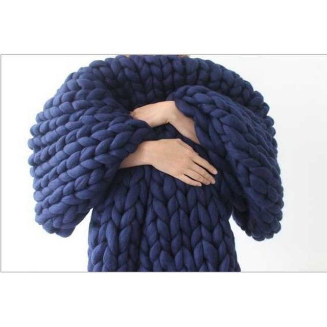 Photo  plaid grosse maille en laine mérinos (bleu) | ToPlaid