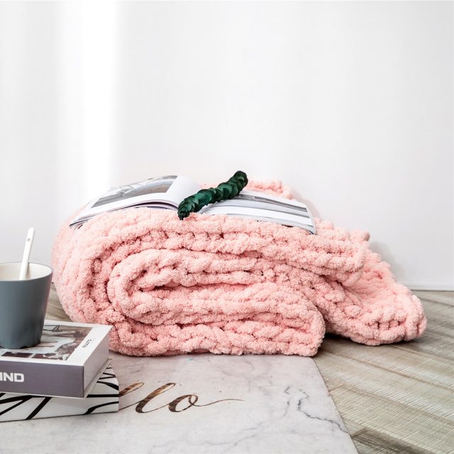 Photo  couverture chunky en laine (rose pale) | ToPlaid
